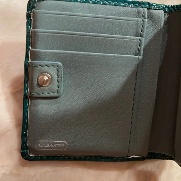EUC Coach mini wallet - Picture 4 of 8